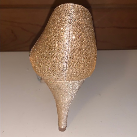 Shoes - Picture 4 of 4